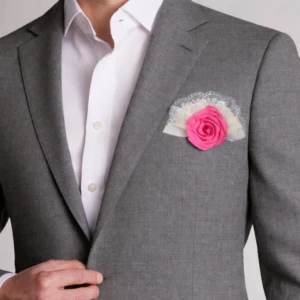 Boutonnière de mariage originale en satin coloré avec fleur élégante pour costume homme