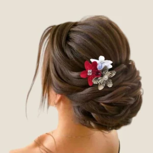 peigne à chignon avec fleurs en papier rouge accessoire cheveux pour coiffure de mariage bohème et romantique