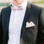 article blog costume de marie avec noeud papillon et pochette