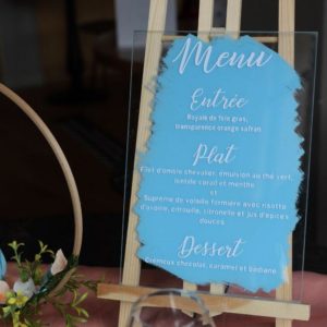 menu de mariage su verre bleu