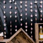 guirlande de grues pour mariage couleurs nude par idealisa.