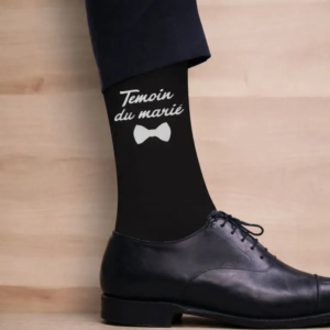 chaussettes temoin mariage homme personnalisees noires texte blanc