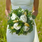 bouquet-de-mariee-douceur-en-petales-jpg (2)