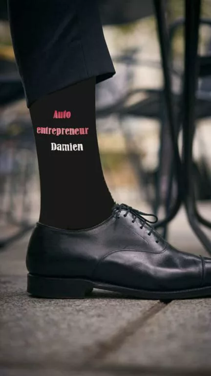 chaussettes personnalisées auto entrepreneur chaussettes noires personnalisees ideales comme cadeau pour homme