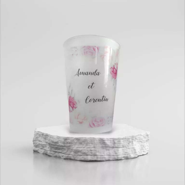 gobelet de mariage personnalise gorgees damour avec design de roses ideal pour un cocktail