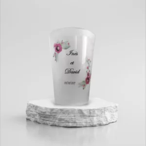 gobelet de mariage personnalise cocktail d'amour avec design de fleurs rouges ideal pour cocktail