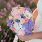bouquet-de-mariee-roses-en-papier-crepon-parme-et-rose-pastel-600x600 (1)