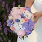 bouquet-de-mariee-roses-en-papier-crepon-parme-et-rose-pastel-600x600 (2)