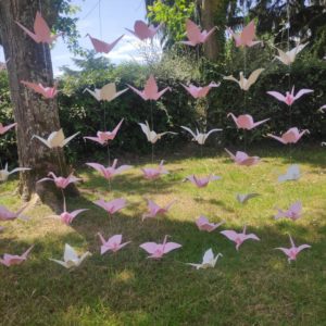 guirlandes de grues rose et ivoire