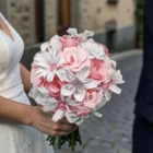 bouquet-de-mariee-en-papier-rose-et-blanc-fleurs-artificielles-mariage-600x600 (1)