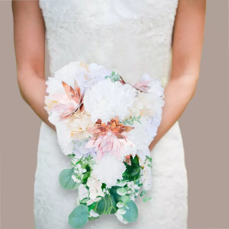 bouquet de mariee magie eternelle bouquet de mariee origami blanc et rose cuivre fleurs en papier qui s'adapte à tous les thème de mariage