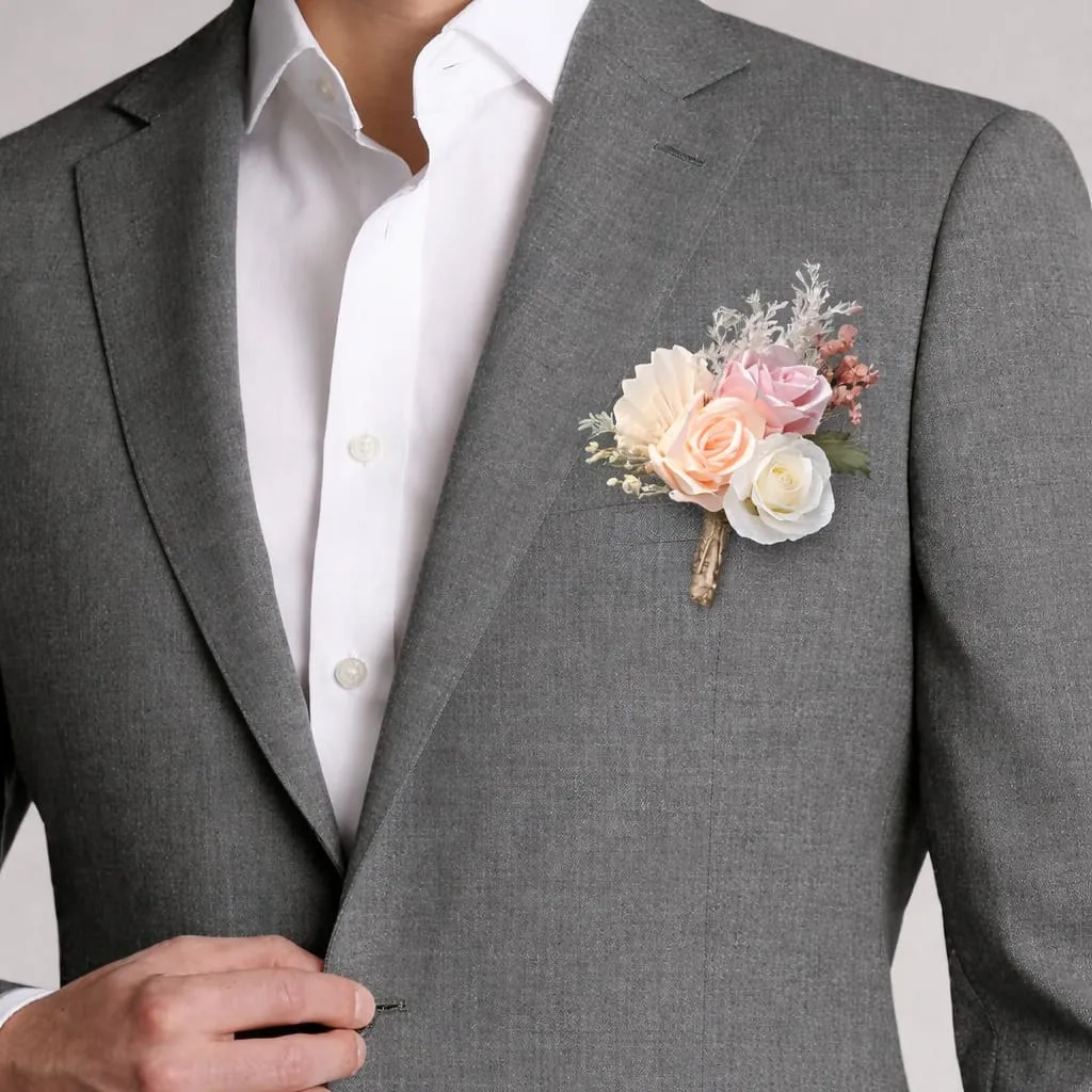 boutonniere de mariage pour homme en fleurs sechees et ruban de satin pour costume boheme