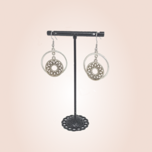 boucles d oreilles en acier inoxydable pendantes argentees avec 2 meddaillons parfaites pour un cadeau