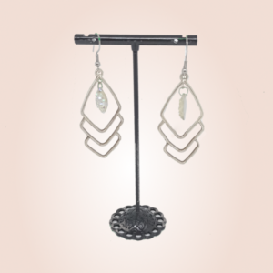boucles d oreilles en acier inoxydable pendantes argentees et des perles de strass parfaites pour un cadeau