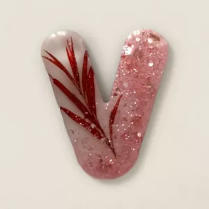 lettre resine V rose fleurs et paillettes ideale pour porte cles ou comme marque place de mariage