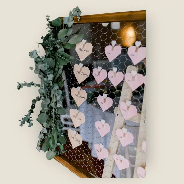 plan de table disposition amoureuse coeurs origami ideale pour une decoration et plan de table de mariage