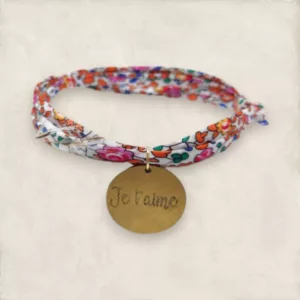 bracelet liberty eloise finesse de liberty avec sa medaille gravee ideal pour un cadeau personnalise de fete des meres