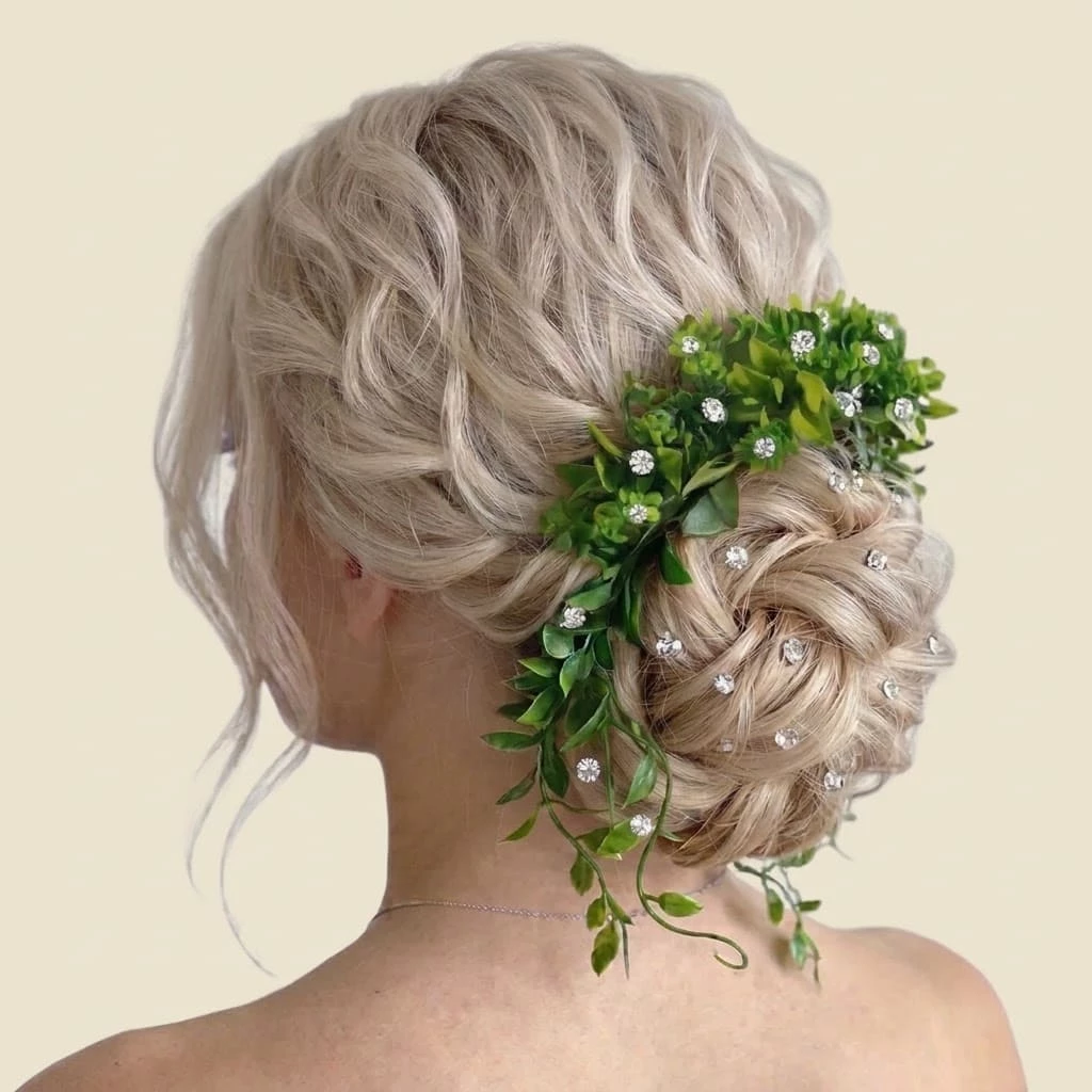 vigne-de-tete-mariage-feuillage-vert-et-strass Vigne de tête végétale avec feuillage vert naturel et cristal strass pour coiffure de mariage.