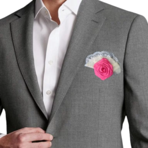 boutonniere homme fraicheur masculine boutonniere de fleurs de marie avec une rose en satin et de la decoration en dentelle pour tout theme de mariage