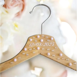 cintre de mariage personnalise cintre de la mariee amoureuse