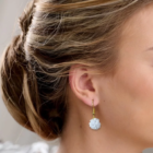 boucles d oreilles douceur nacree idéales pour la mariée ou les invitées de mariage