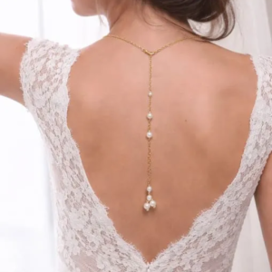 collier de dos mariee en perles pour robe dos nu