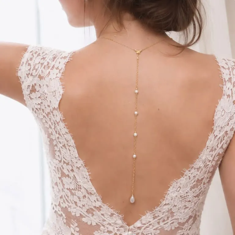 Collier de dos mariage en perles pour robe dos nu collier de dos mariage en perles sur robe de mariee dos nu