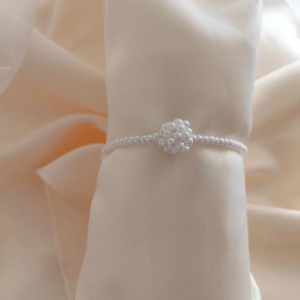 bracelet baiser de perles ideal comme bijou fantaisie de mariee ou mariage
