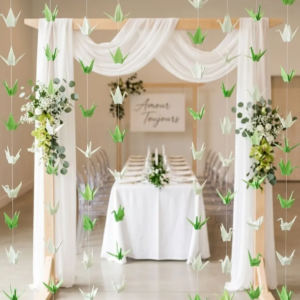guirlande de grues en papier origami suspendue decoration de mariage