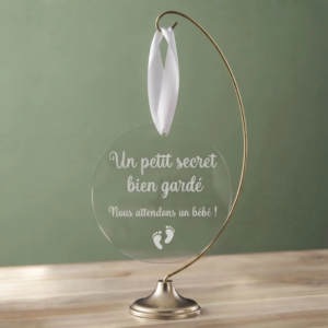 boule-de-noel-transparente-annonce-grossesse-bebe