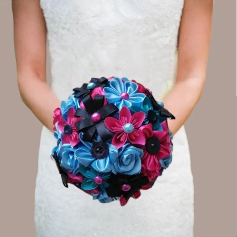 bouquet-mariee-rockabilly-turquoise-fuchsia-tissu-papier Bouquet de mariée rockabilly vintage turquoise et fuchsia en tissu et papier fait main