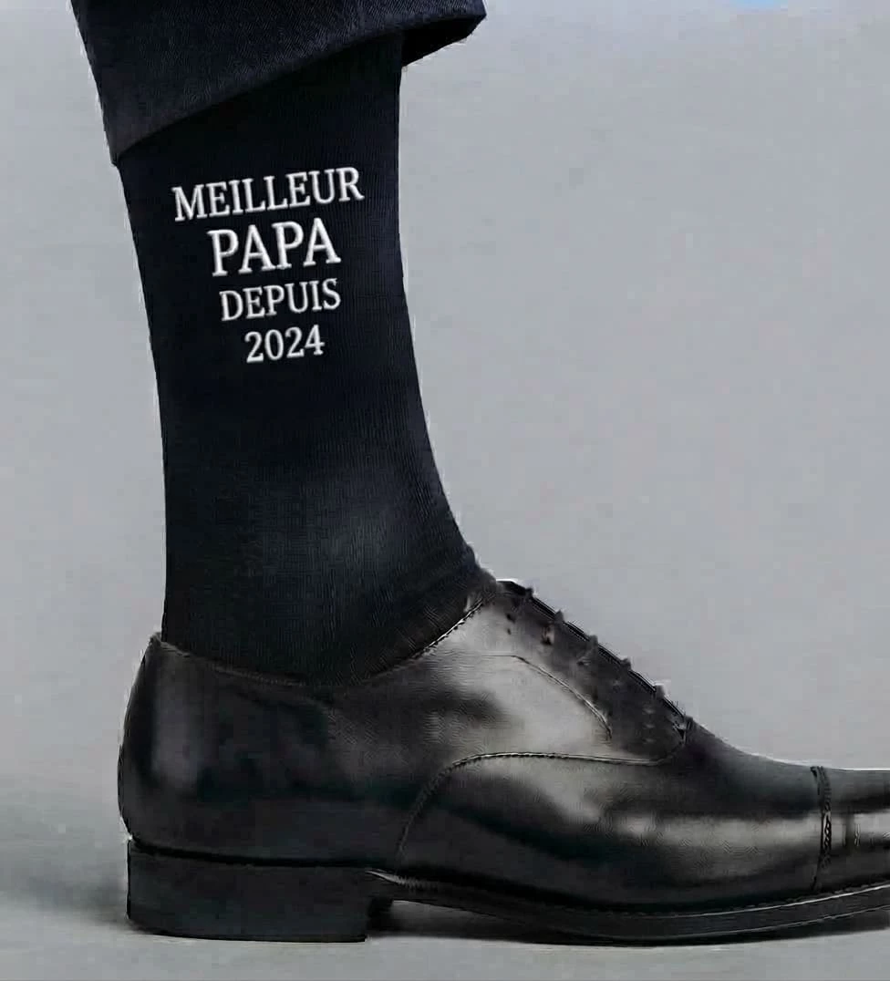 chaussettes-homme-personnalisees-super-papa paire de chaussettes personnalisees super papa idee cadeau