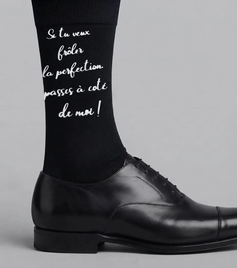 chaussettes-homme-si-tu-veux-froler-la-perfection paire de chaussettes homme humoristiques si tu veux froler la perfection