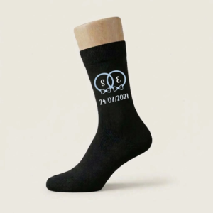 Chaussette noire personnalisée de mariage avec alliances, initiales des mariés et date personnalisée